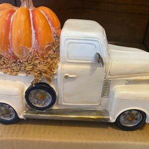 Valerie Parr Hill Vintage Harvest Truck